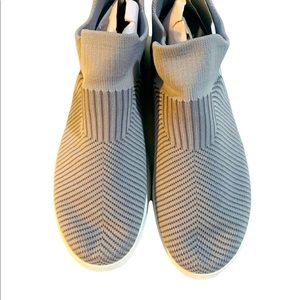 Women's Canvas Slip on elastic grip shoes size 10